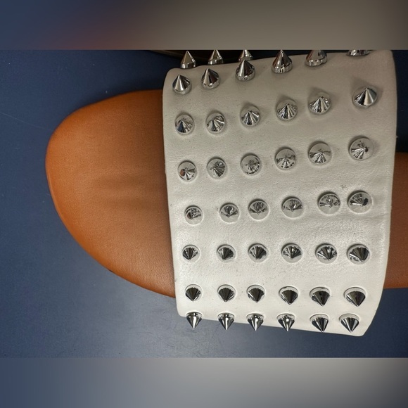 Madden Girl Women’s sandals with silver studs (size 8 1/2) - Picture 4 of 9